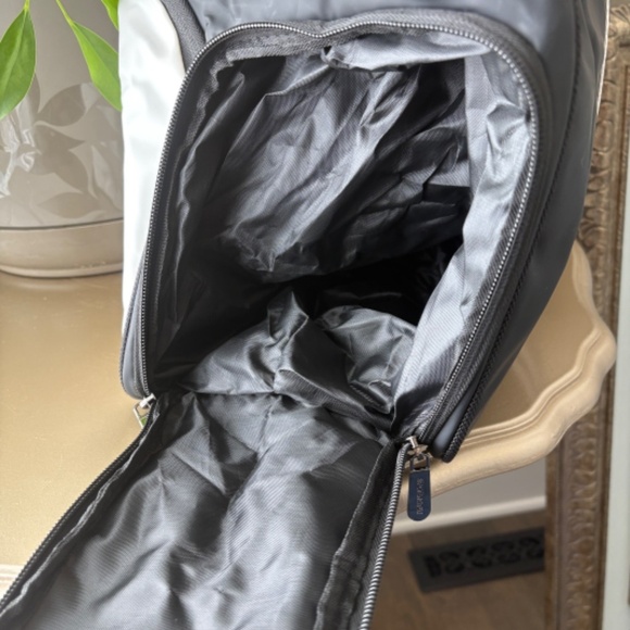 Spoengru Black and White Large Pickleball Tote with Shoe Compartment - Picture 7 of 11